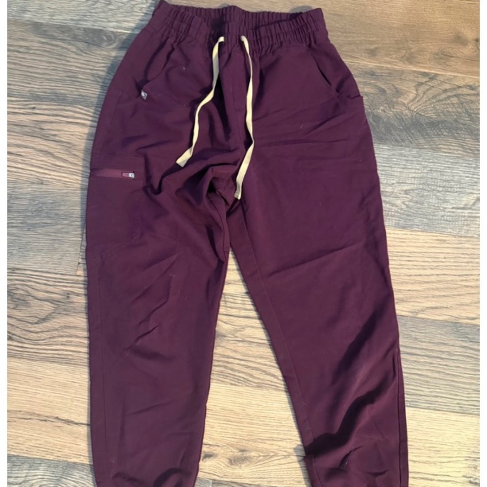 Figs Zamora medium purple joggers